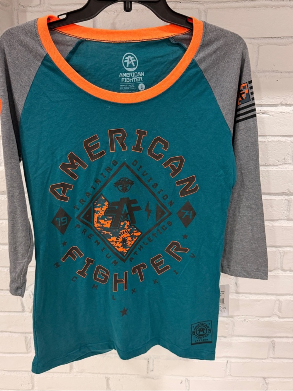 American Fighter Richmond 3/4 Raglan Tee Green Gray Orange Men’s Medium